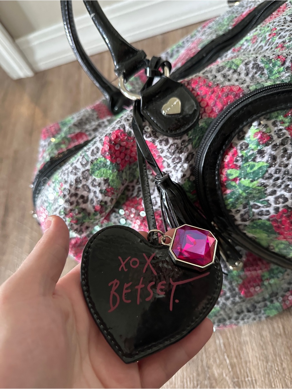 Betsey Johnson Sequin Leopard Rose Weekender Bag Heart Pocket - EUC - Picture 5 of 9